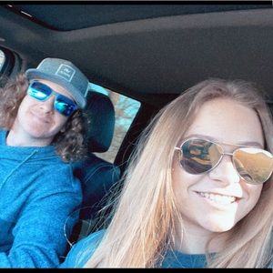 Meet your Posher, Thea